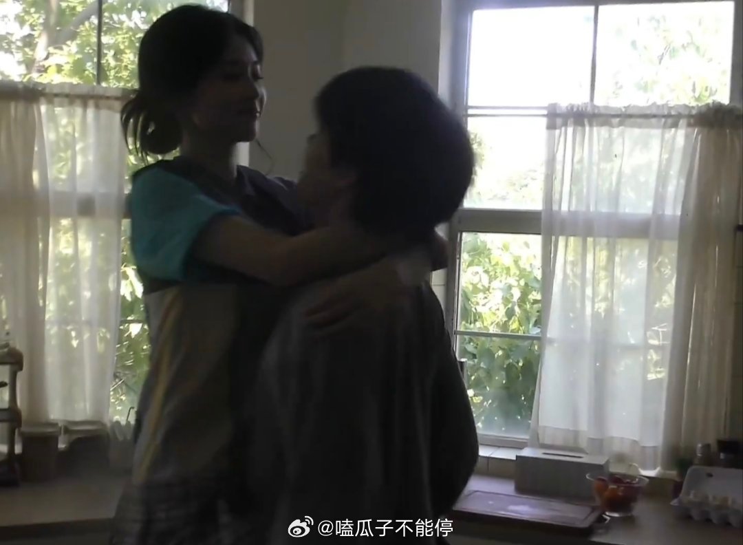 白鹿新歌《透明爱人》MV预热，特别出演：周翊然 