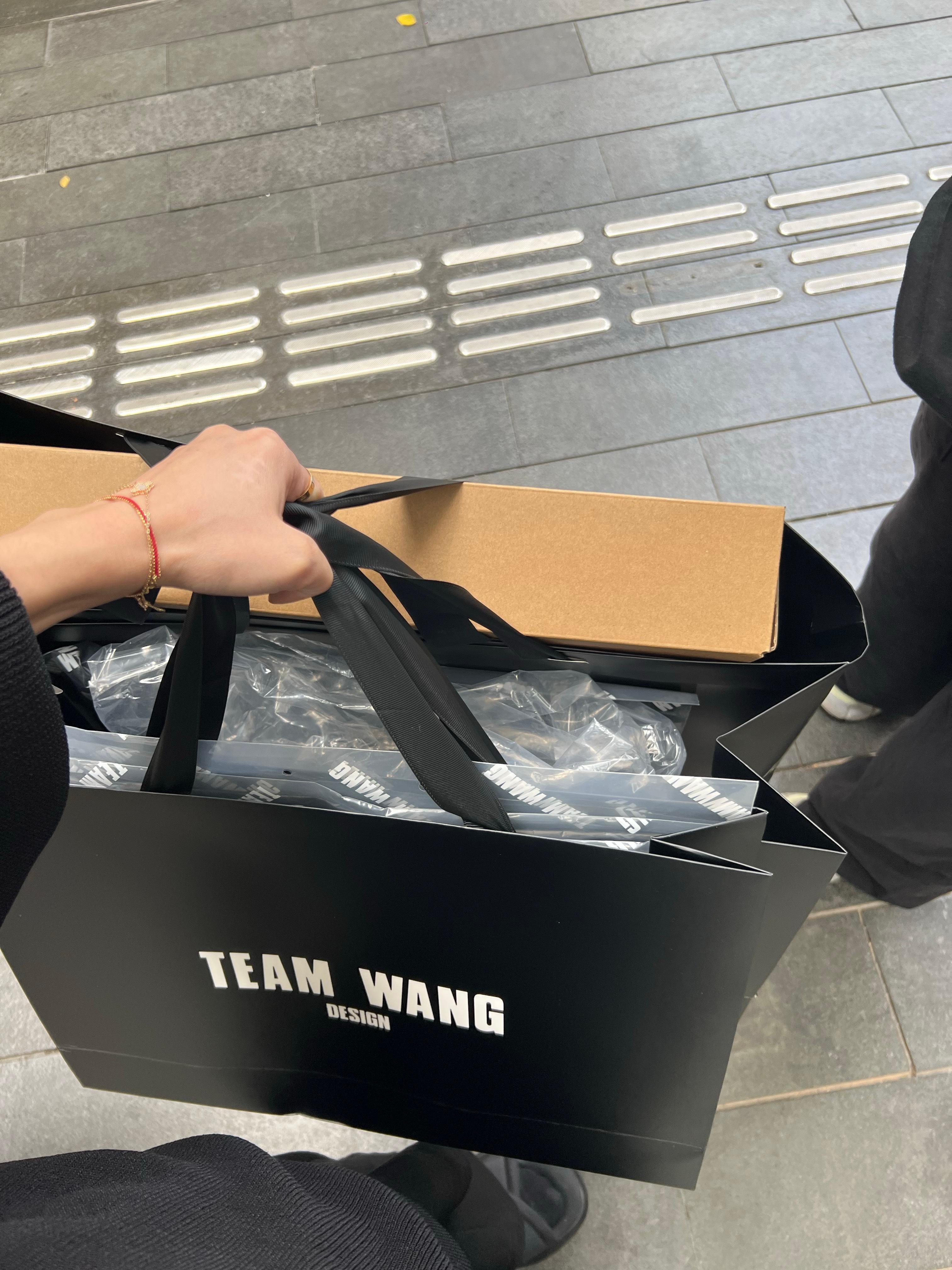 手都在抖[允悲] 