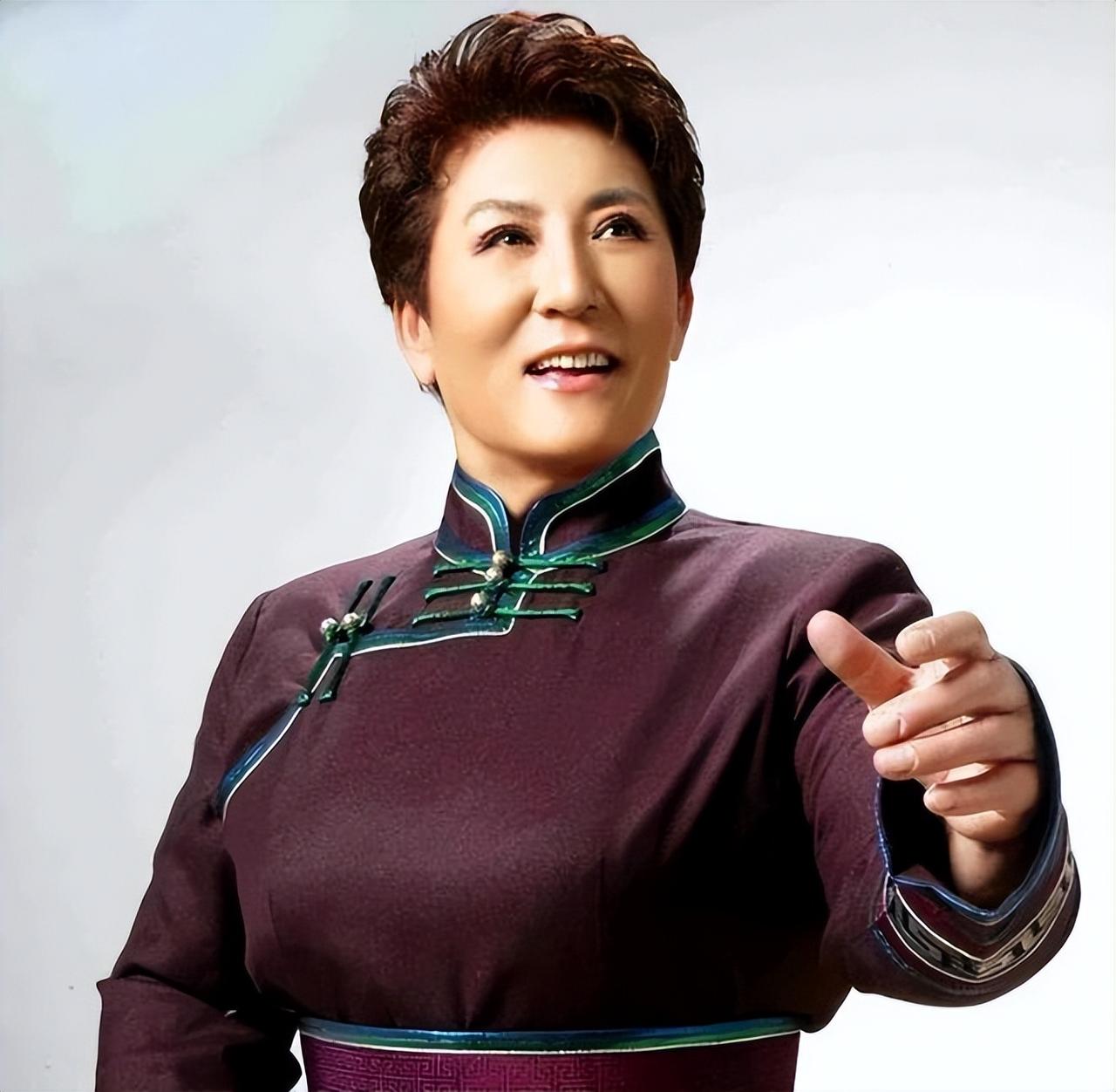 怀念歌唱家德德玛！她的歌声宛如天籁，她的爱情故事更加感人肺腑
德德玛是我国著名女