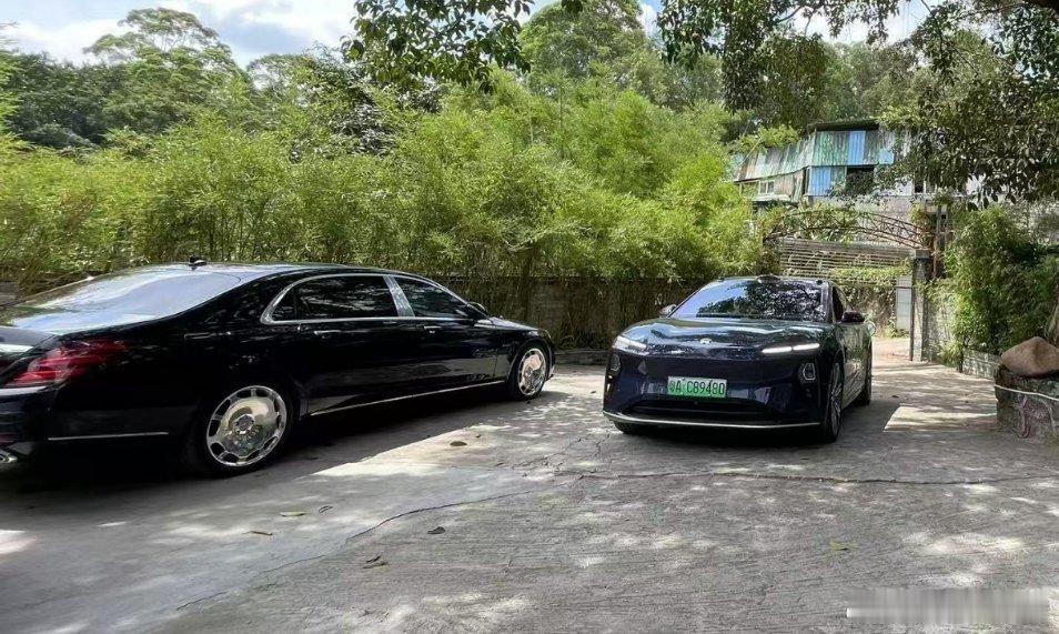 今天用大家车的蔚来et9 做了个高端局[笑而不语]好朋友一家在我家附近的私人会所