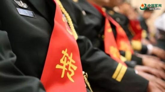 军队也开始卷起来了？明明服役满12年就可以转业安排进编制，大量老兵却宁可撑到16