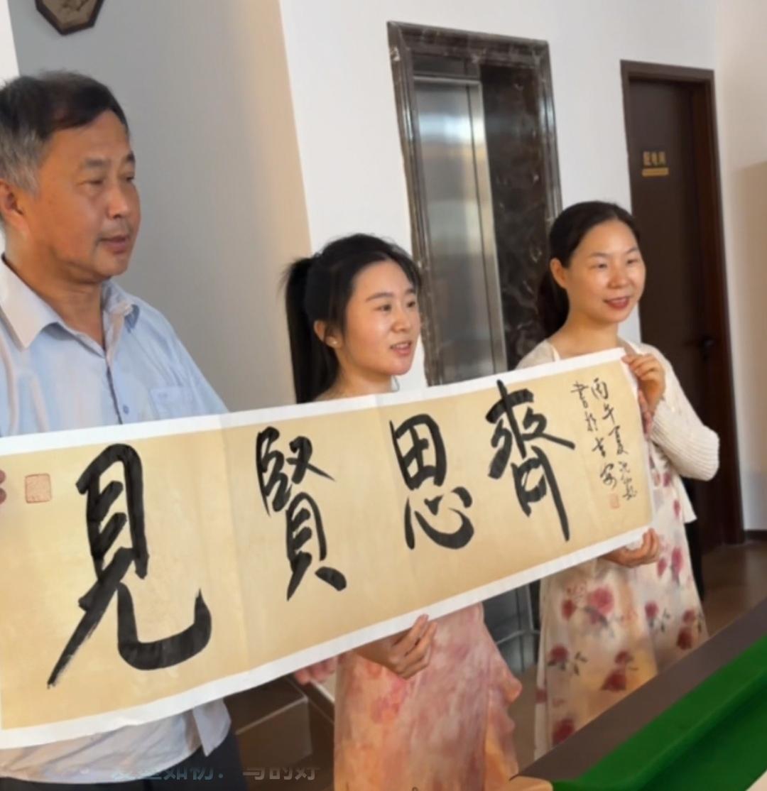 上海文化学者沈巍来江西吉安免费宣传文化已经有好几天了，收到了当地企业家、粉丝们的