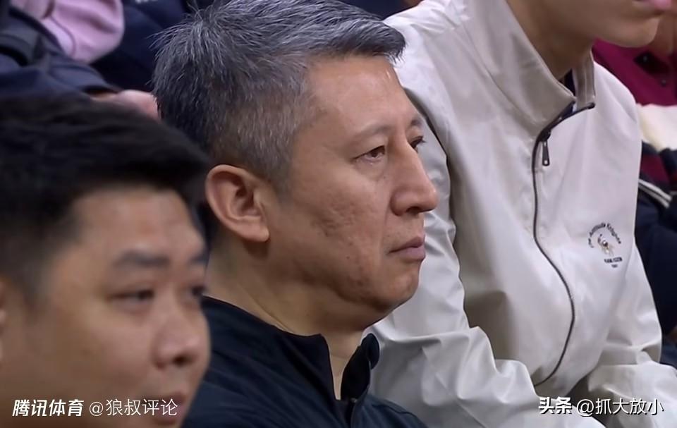 郭导，听回劝吧，国家队世预赛窗口期下一场比赛就别带胡明轩了，球迷肯定不会因此批评