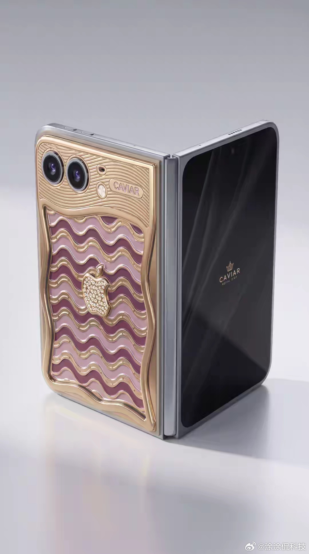刷到Caviar为iPhone Duo推出的奢华定制新机，一整套四个款式，用铂金