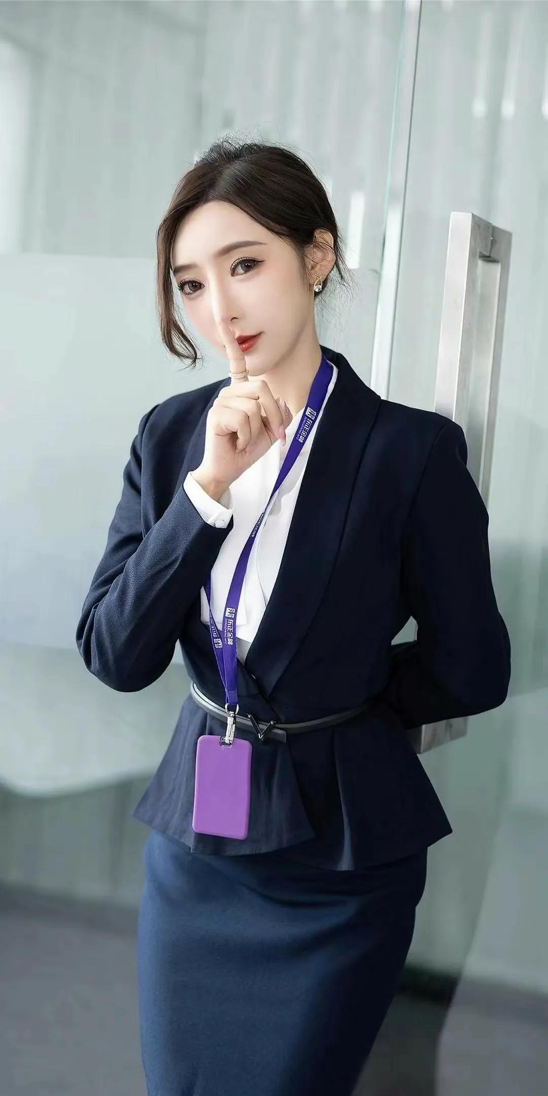 女神瑶瑶职业装展示