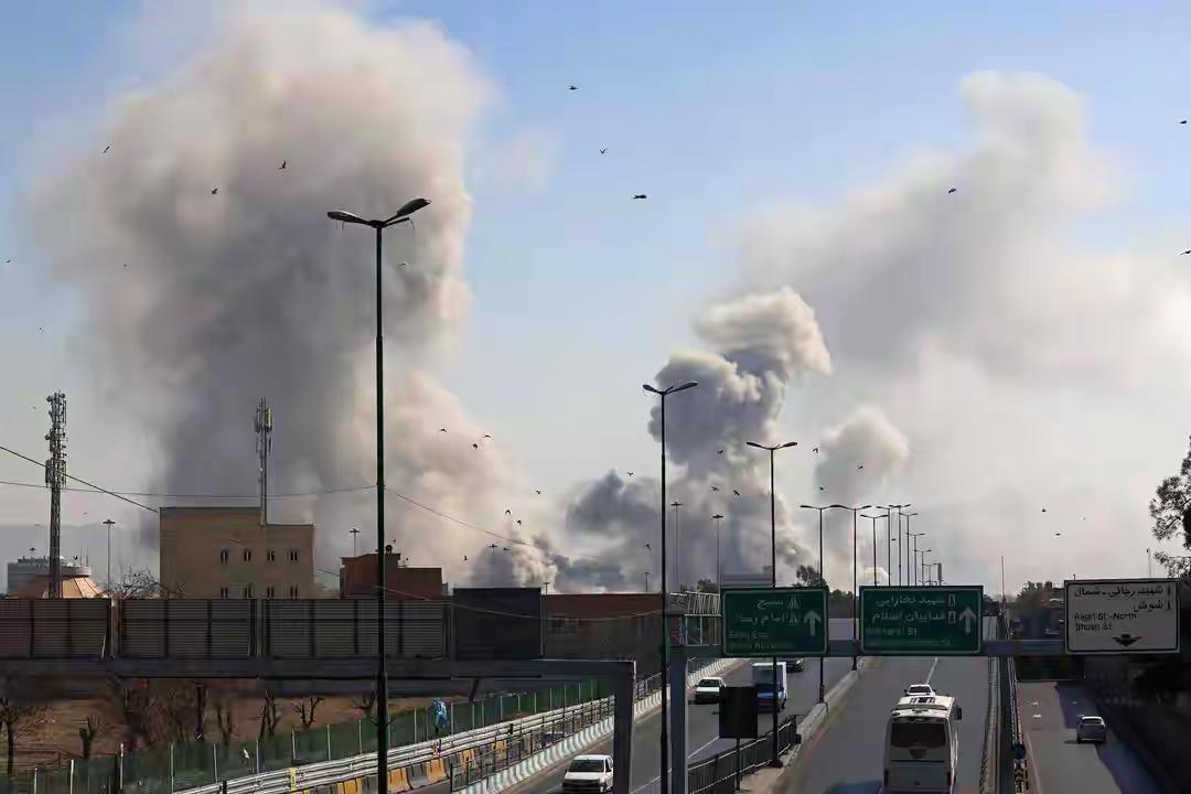 中东局势动荡，你口袋里的钱也许正在“悄悄搬家”