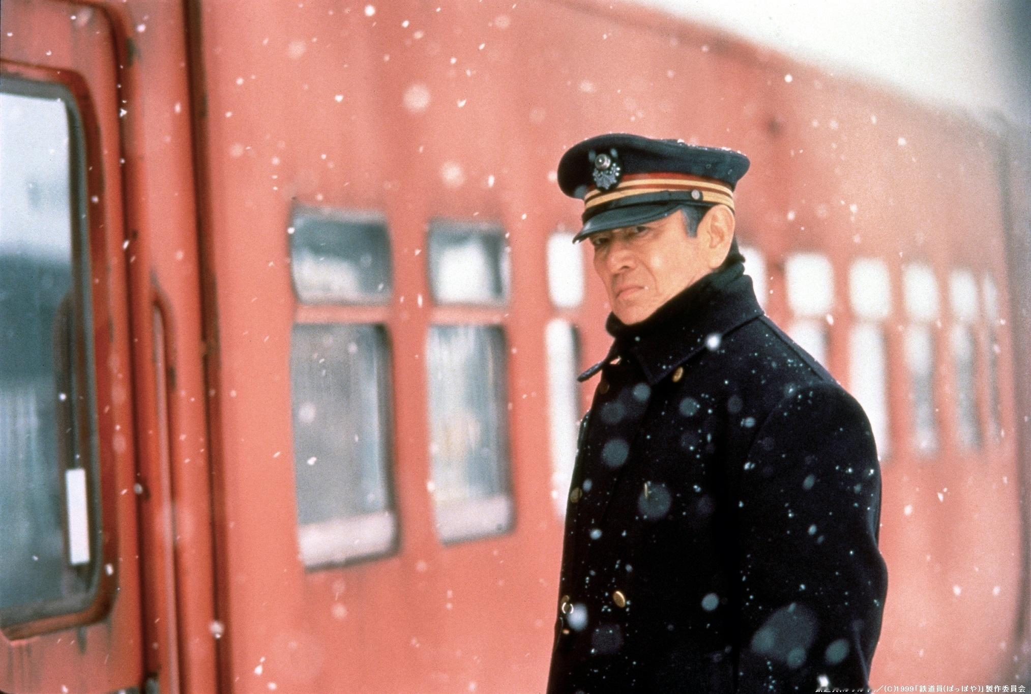 《铁道员》《远山的呼唤》《幸福的黄手帕》与《追捕》里的高仓健今天是高仓健的95岁