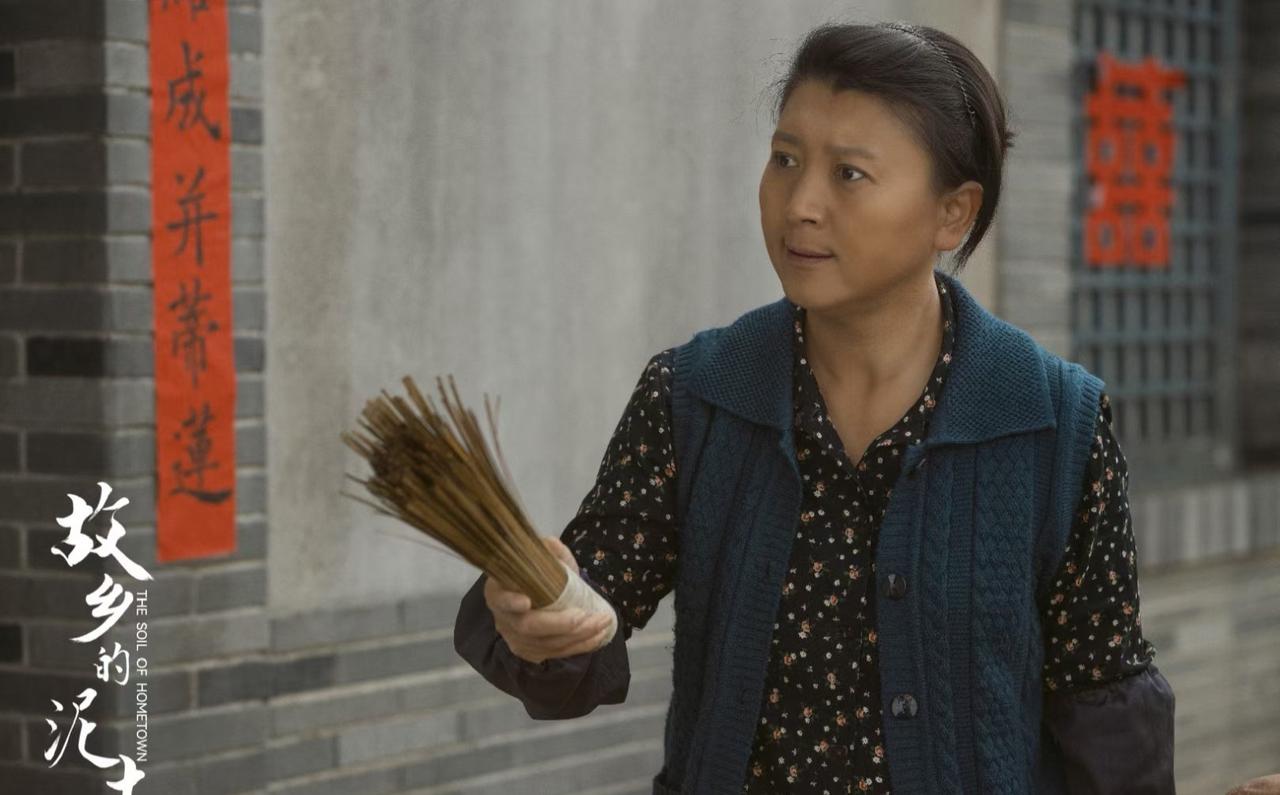 闫学晶最近直播因言论不当翻车了，据悉她出演过很多接地气的角色，大家都很喜欢她，但