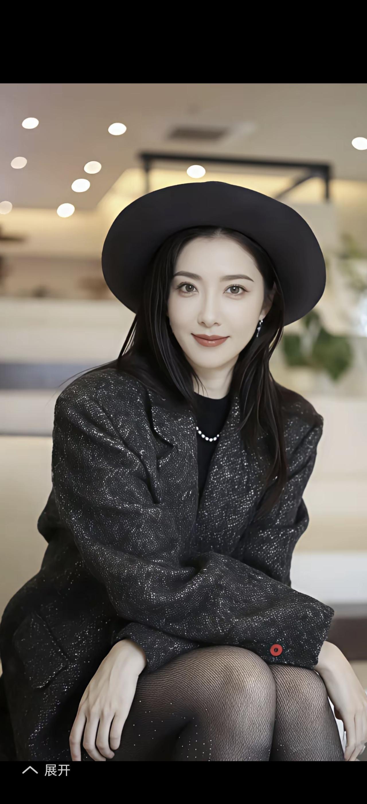 生活里扎心的现实太多了。就像刚入社会的人，一套房子就能消灭一个梦想，为了那一方小