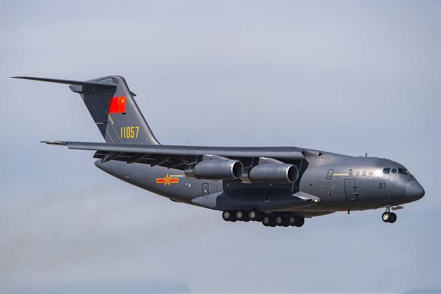 6月28日中国空军推出主题网宣片《啥是大运》，运-20A、运-20B、运油-20