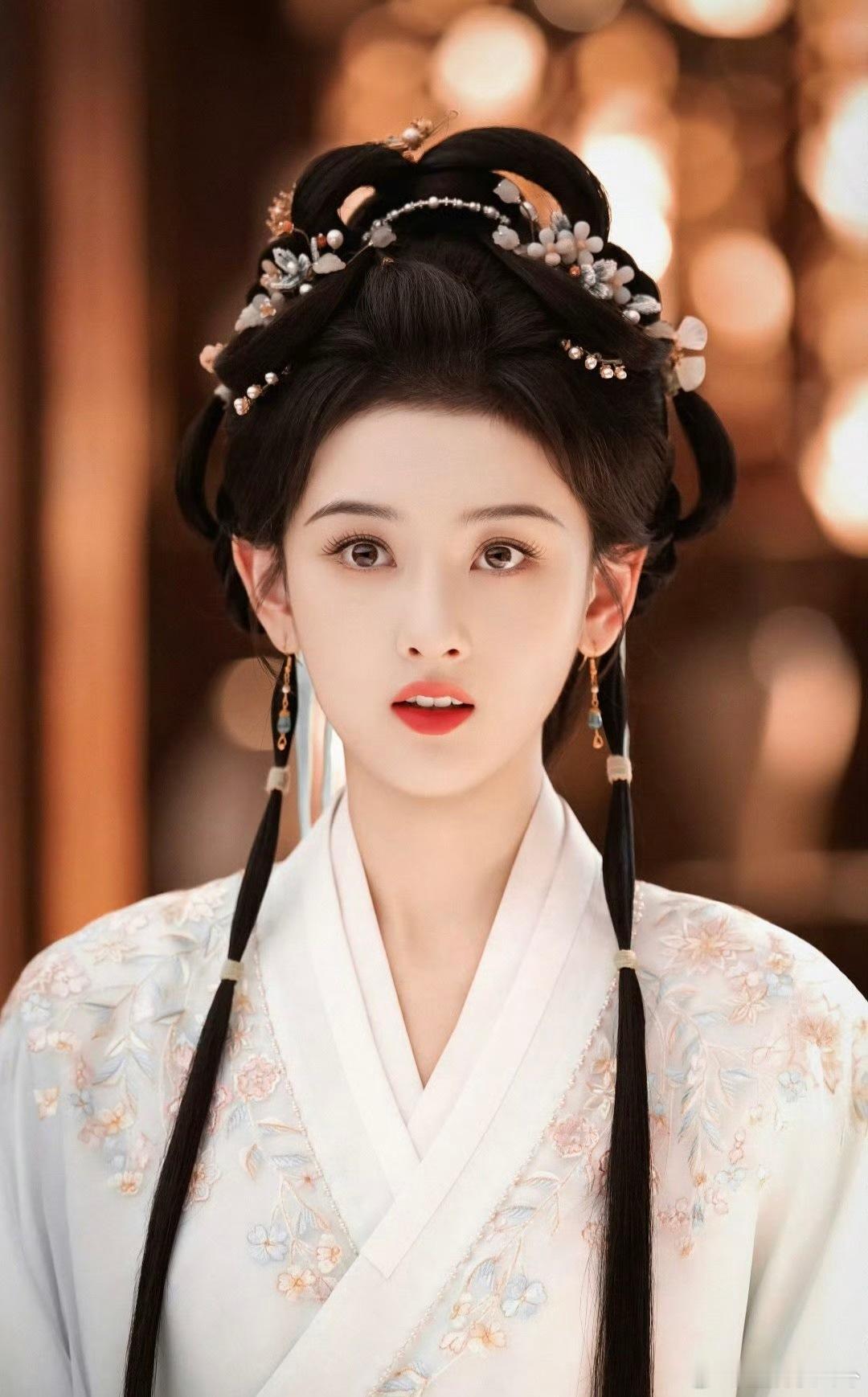 丁禹兮与宋祖儿在开机现场不仅互动默契，还贴心为剧组准备饮品，展现了温暖细腻的一面