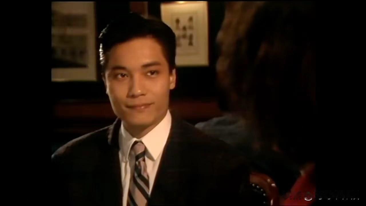🎬重刷《义不容情》，才发现藏着最励志的TVB逆袭史📺

重温1989年这部封