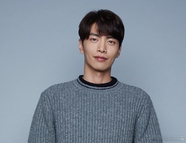 李民基涉嫌逃税李民基方回应逃税 据韩媒，演员李民基被查出存在大额欠税的问题，对此