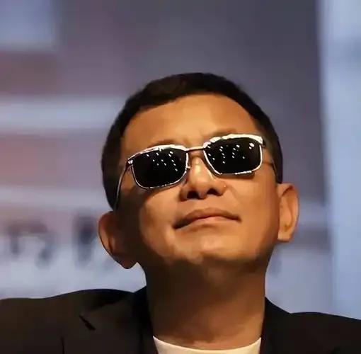 就怎么说呢，有些网友觉得古二泄露录音不体面。

确实不体面。

可问题是，他还要