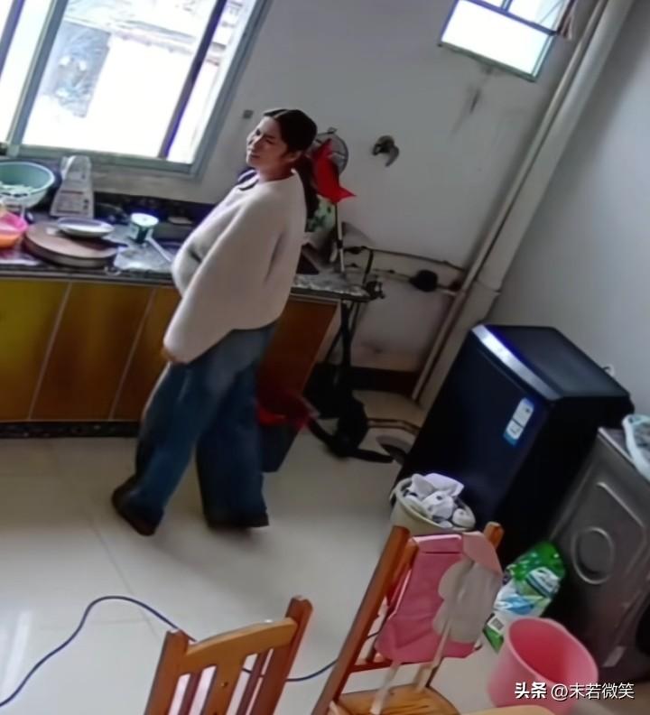 只因弟媳与大嫂关系不和，弟媳用大嫂家的烧水壶接尿，并倒进了洗衣机！

3月12日