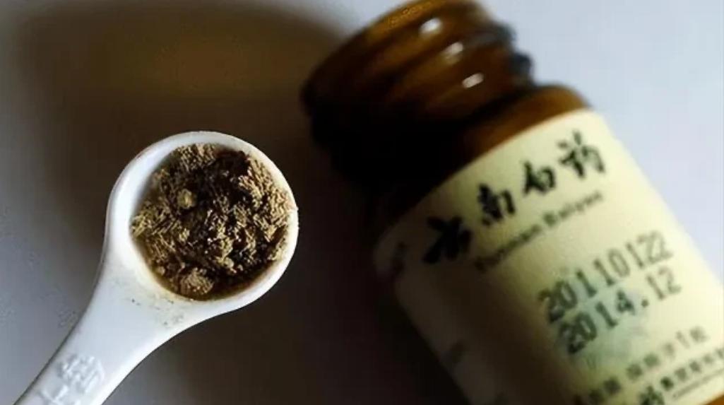 云南白药就是行业搅屎棍，年入360亿，全靠搅局。
 
做创口贴时，上来就碾压世界