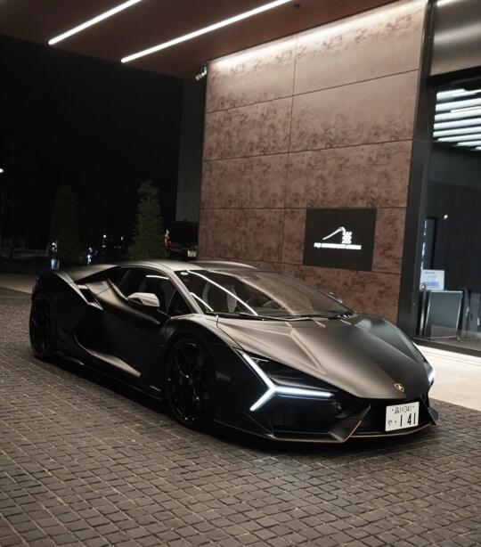 兰博基尼Revuelto