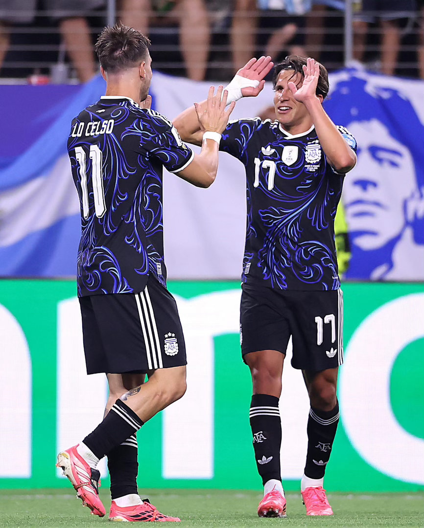 📲🇦🇷完成了世界杯首秀的朱利亚诺·西蒙尼赛后公开了三年前在家庭群里发的消息