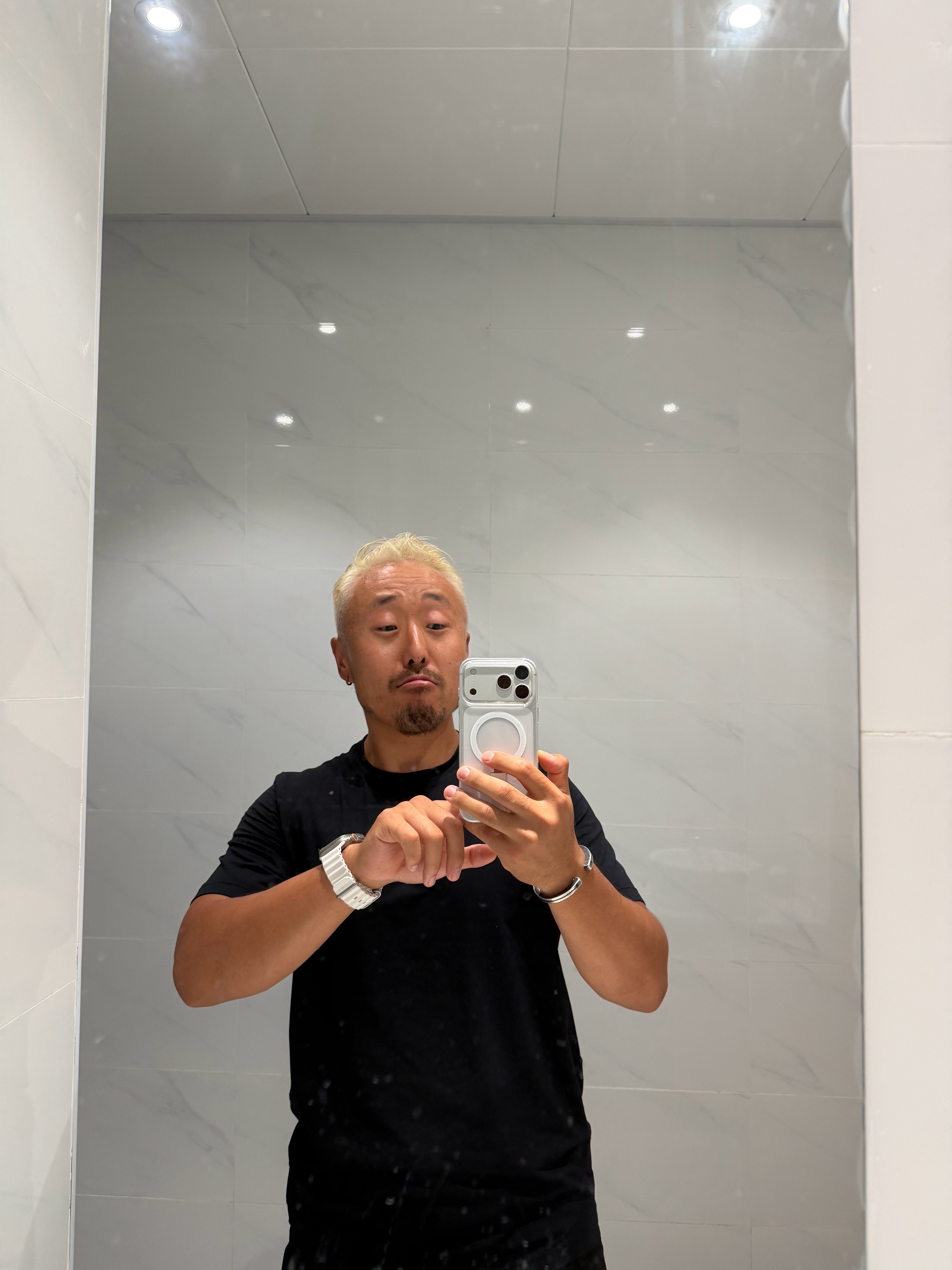 刚才货拉拉给我送摩托，师傅问，你现在在哪？你看路边有个黄毛子，那个就是我这个是漂