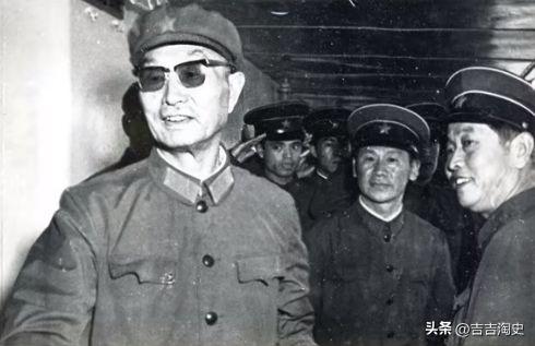 1987年，中顾委开会，专车开到家门口，张爱萍愣是不上车。一句话让所有人闭嘴，“