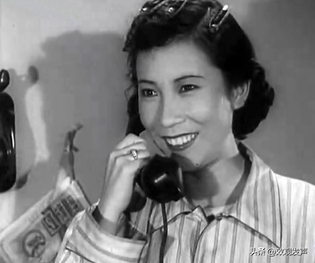 1936 年，她出生于江苏南京，1950年，考入中央电影局表演艺术研究所电影学校