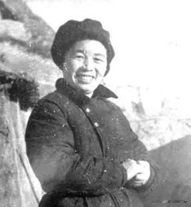 她是红军唯一正统女将领，战功赫赫却主动让衔，一生太让人敬佩！
 
她曾是红军唯一