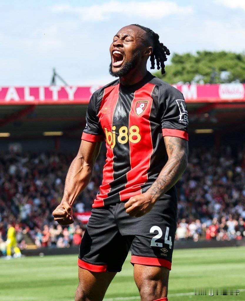 伯恩茅斯该如何着手填补塞梅诺离队后的空缺？
该球员无疑是球队目前最具影响力和最重