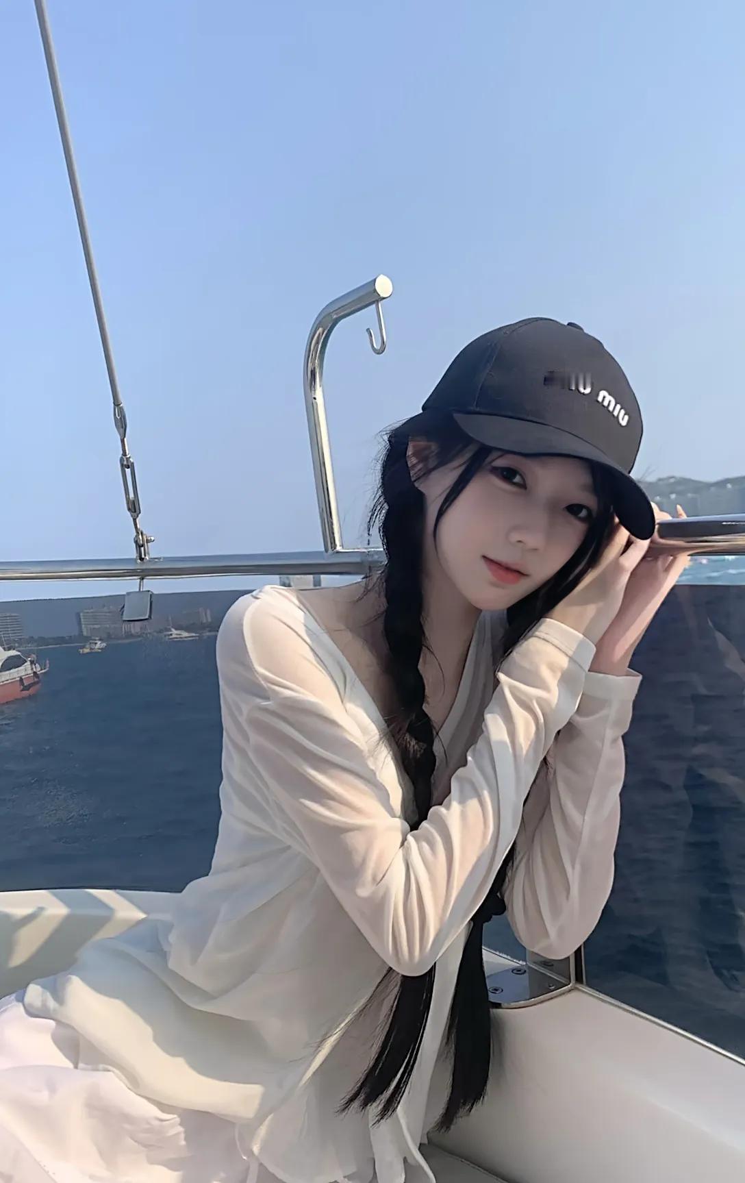 不读书肯定不会幸福，这个毫无疑问，至少要读完高中，因为写个世界任何工作高中学历足