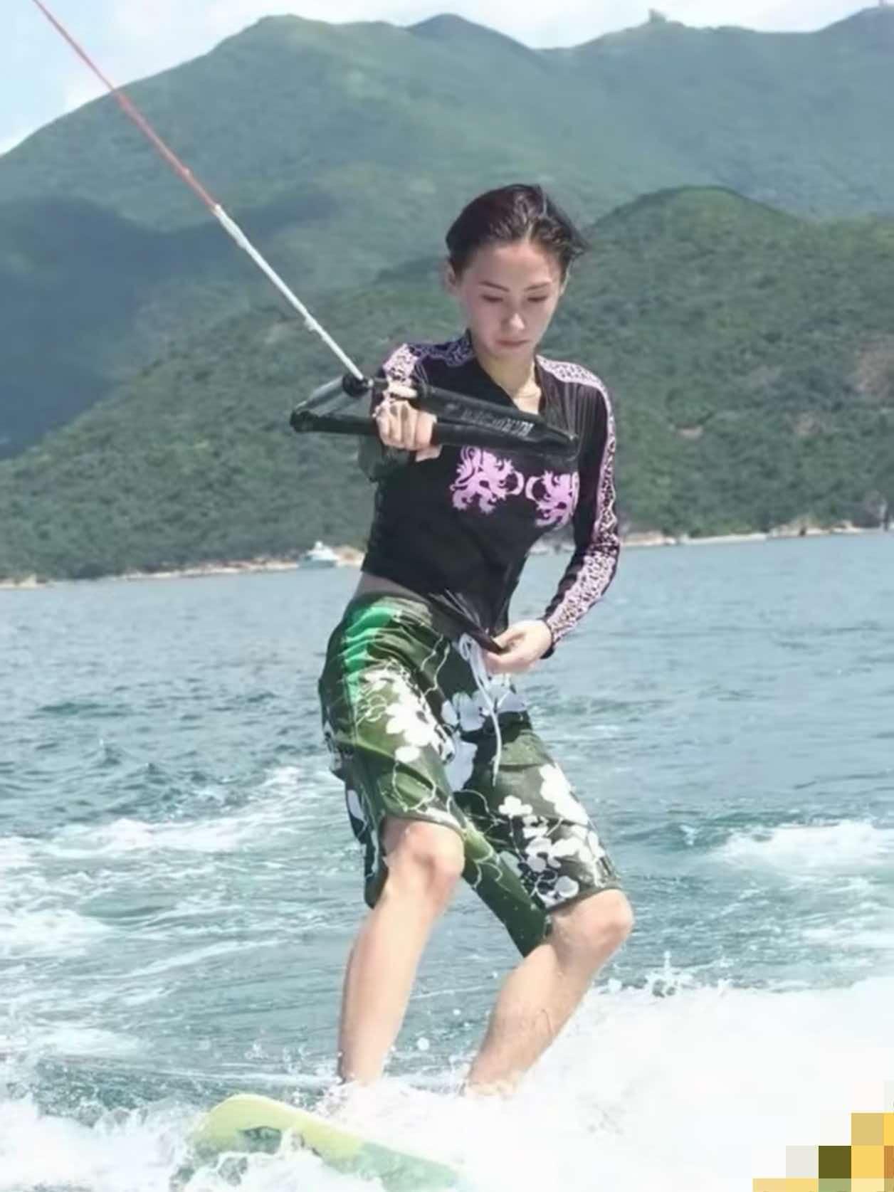 其实明眼人早就看出来了，
张柏芝这人什么都好，
就是有一点不好，那就是她这个人的