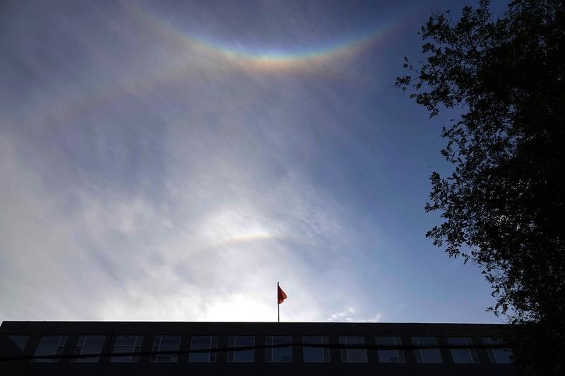 哇塞，北京的双彩虹真的太绝了！6月13日傍晚，雨后的北京天空就挂起了浪漫的双彩虹