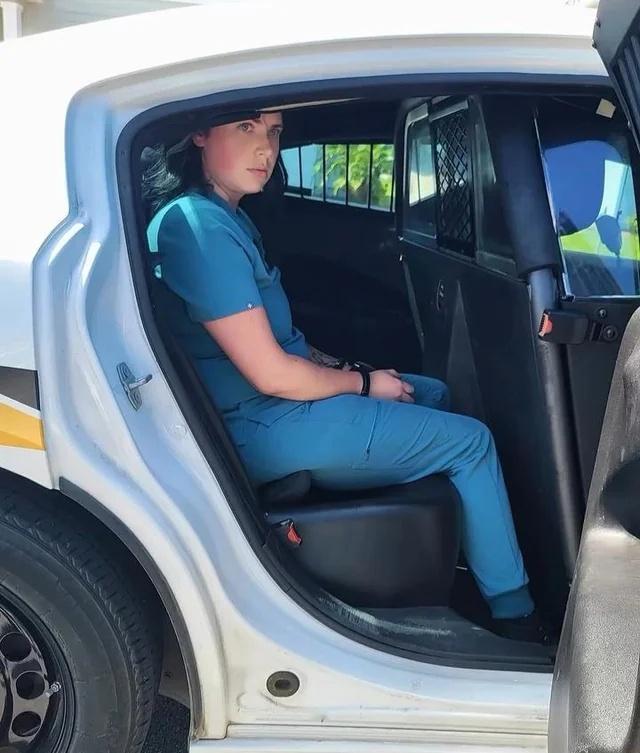 一名29岁女子冒充护士7个月。她治疗了 4,000 多名患者，直到获得晋升后才被