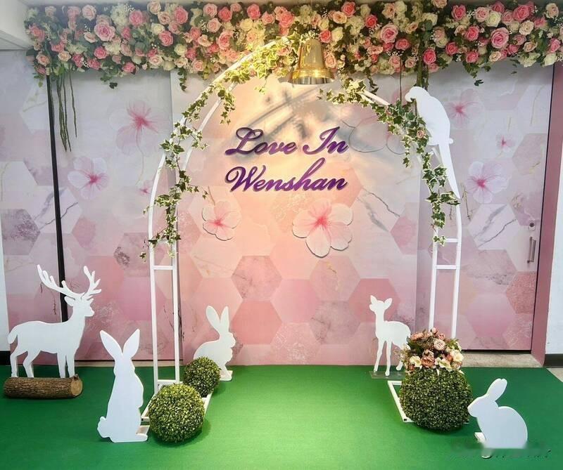 台湾决定放开两岸同性婚姻登记
昨天，台湾内政部门决定，两岸同性婚姻可以在第三地取
