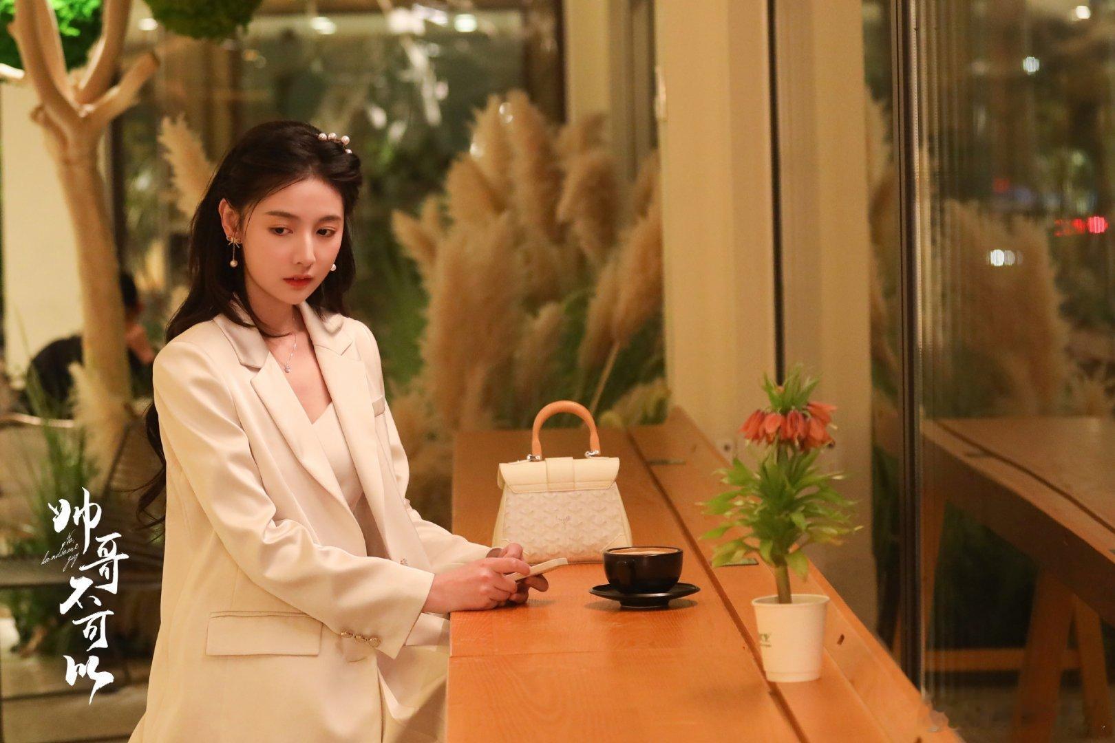 #硬糖少女303##赵粤# 今日份糖妹新鲜物料赵粤帅哥不可以最新剧目剧照从曝光的