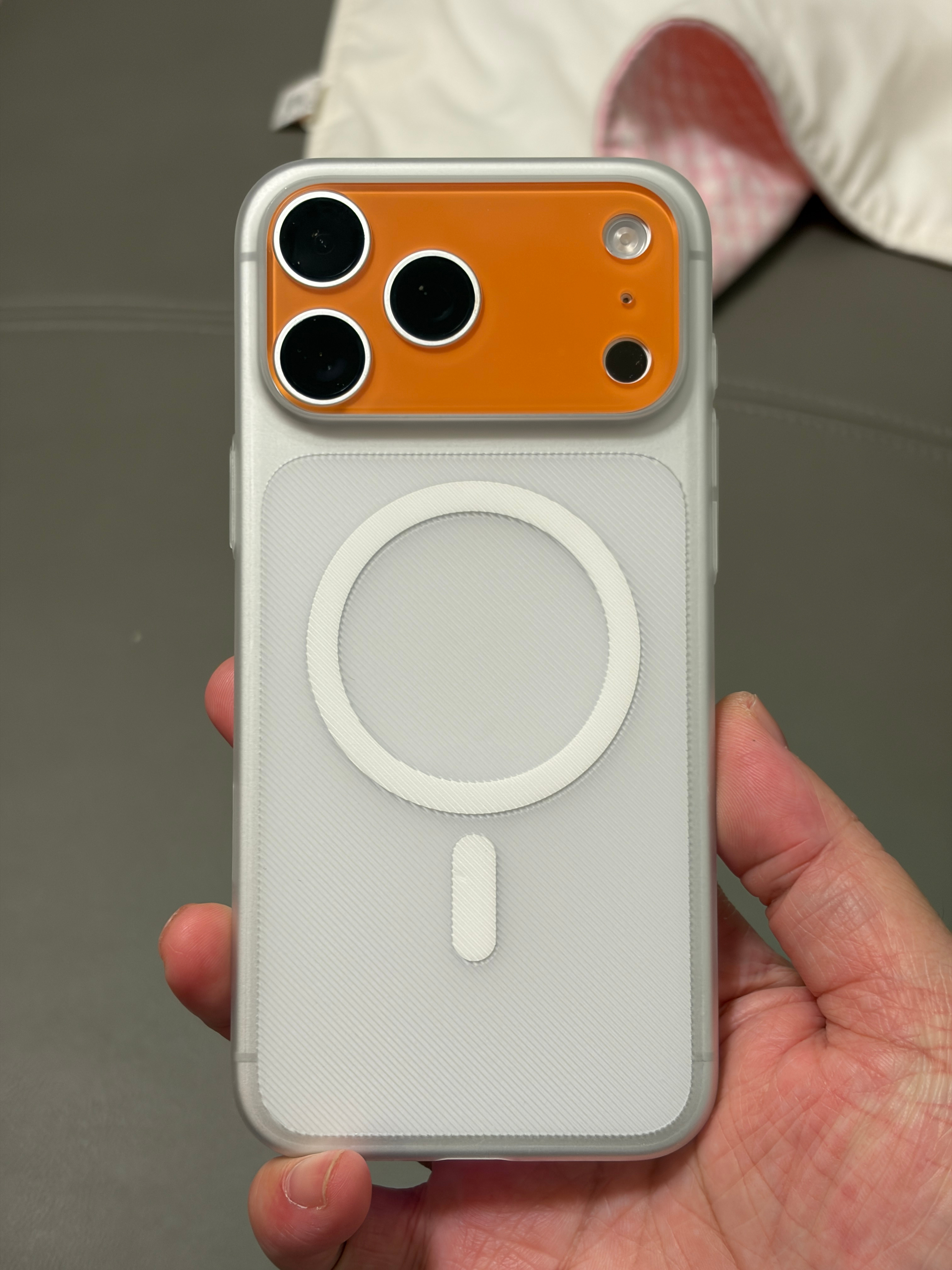 这个 iPhone17ProMax 全包的壳子，还是纯平磁吸，重量才16克，这会