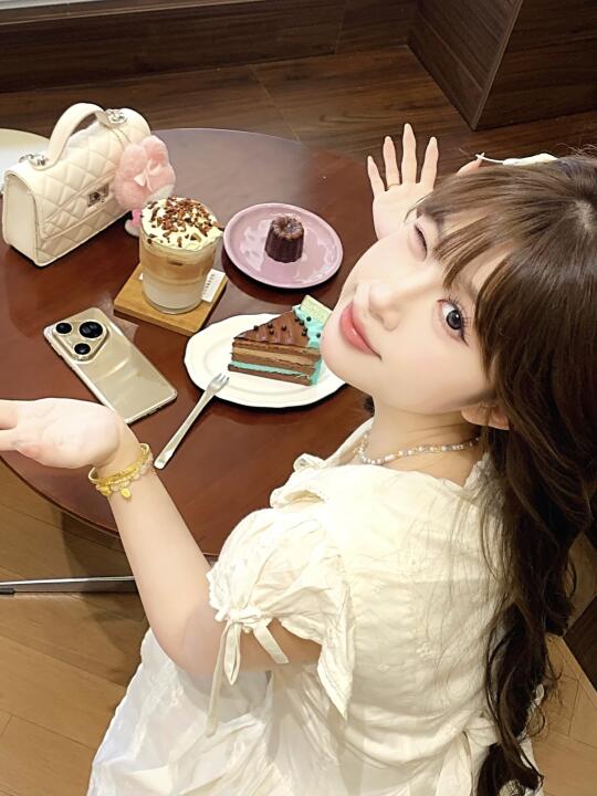 下次去咖啡店试试这么拍!!