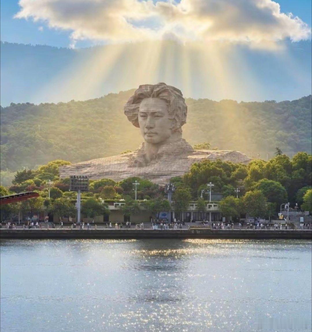乱象丛生！教员：要扫除一切害人虫，全无敌！华夏幸有毛泽东，光辉思想如明灯！ 