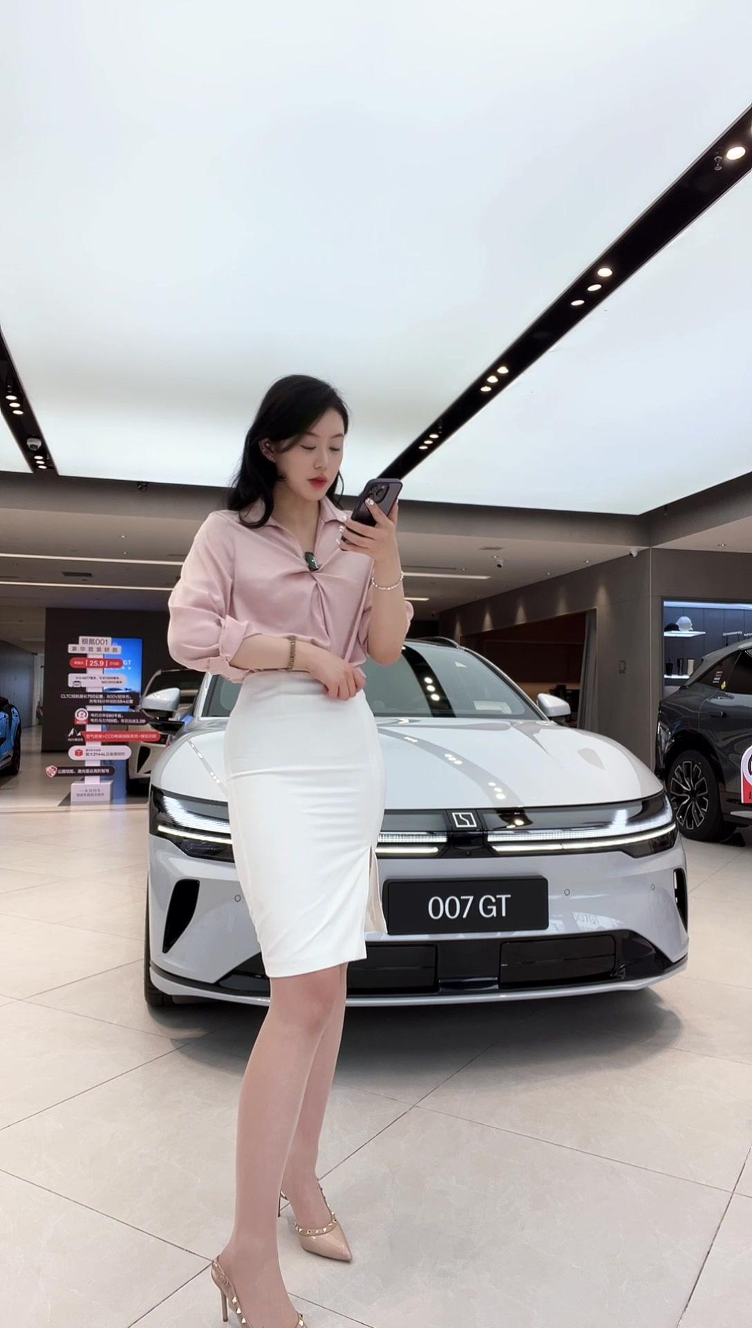 乘联分会7月9日披露的零售数据显示，今年上半年销量排名前十的企业中，比亚迪仍排名