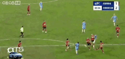 两脚世界波将成都蓉城的冠军梦撕碎，上海海港半只脚拿到冠军！何超作为郑智的接班人一