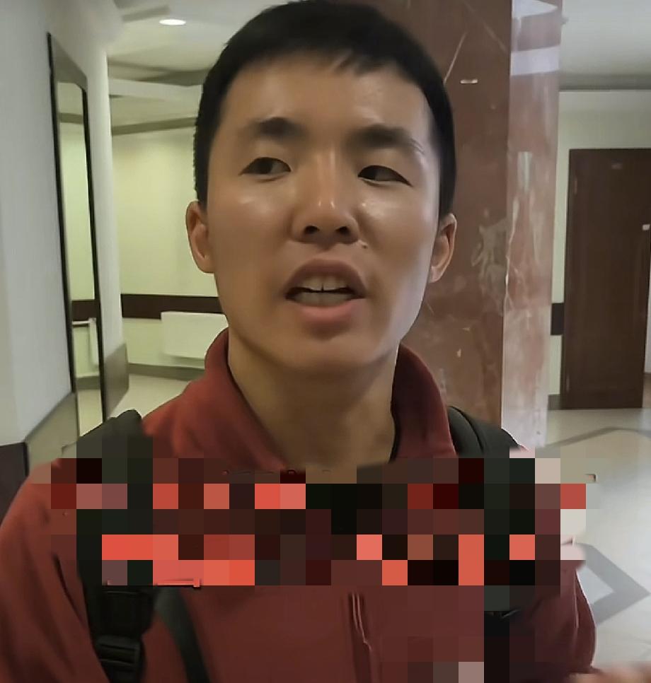 陈宇昕说:感谢几位哥们莫大华人留学生
态度温和面带笑容
但是在拍视频之前可不是这