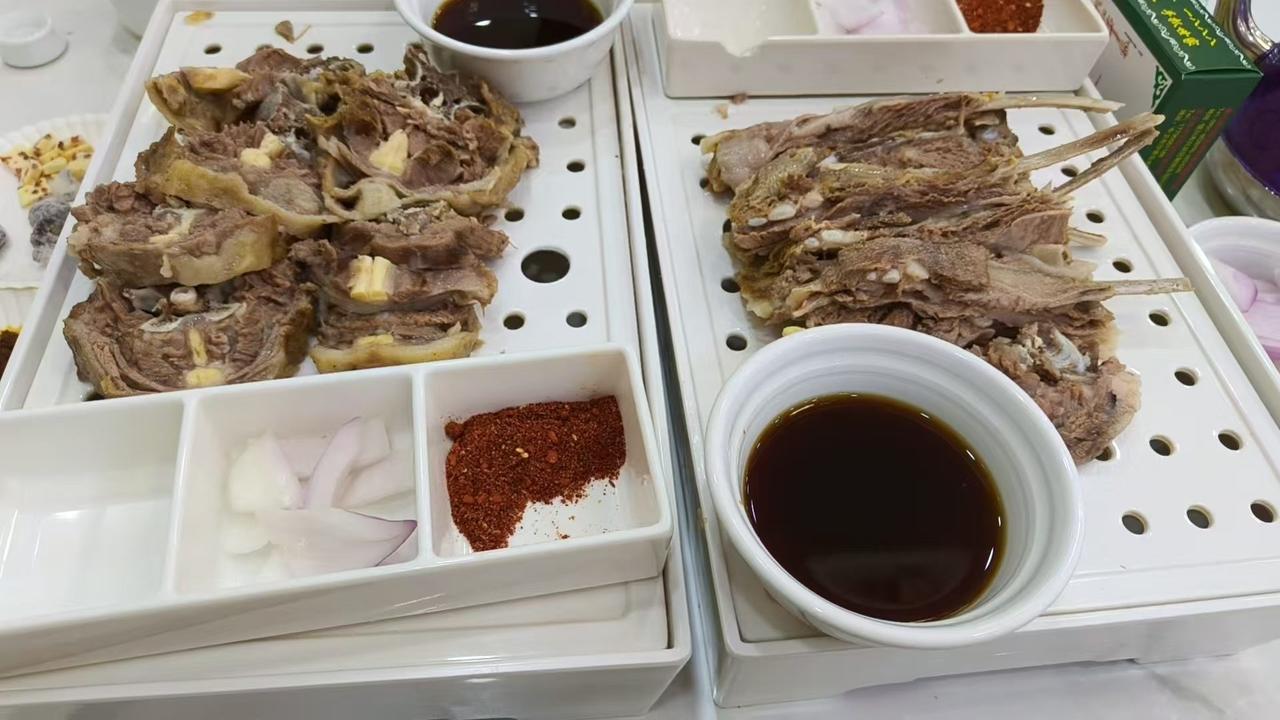 减肥的特效药
减肥就要多吃肉，纯高蛋白[碰拳][笑]这比啥减肥药都好使，你看凡是