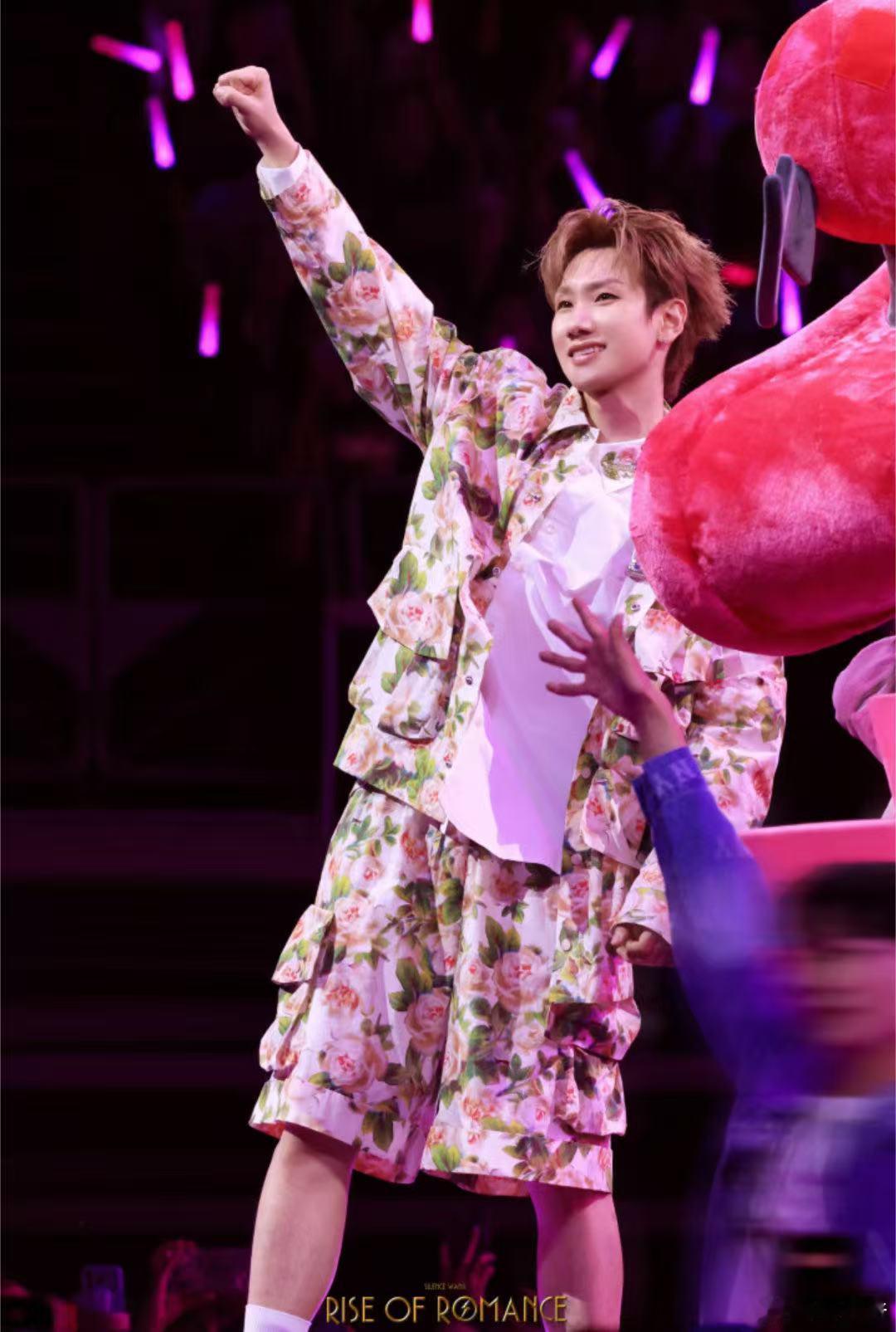 汪苏泷的兵把音乐节开成演唱会 汪苏泷回国第一场音乐节就被粉丝狠狠偏爱，全场粉海加