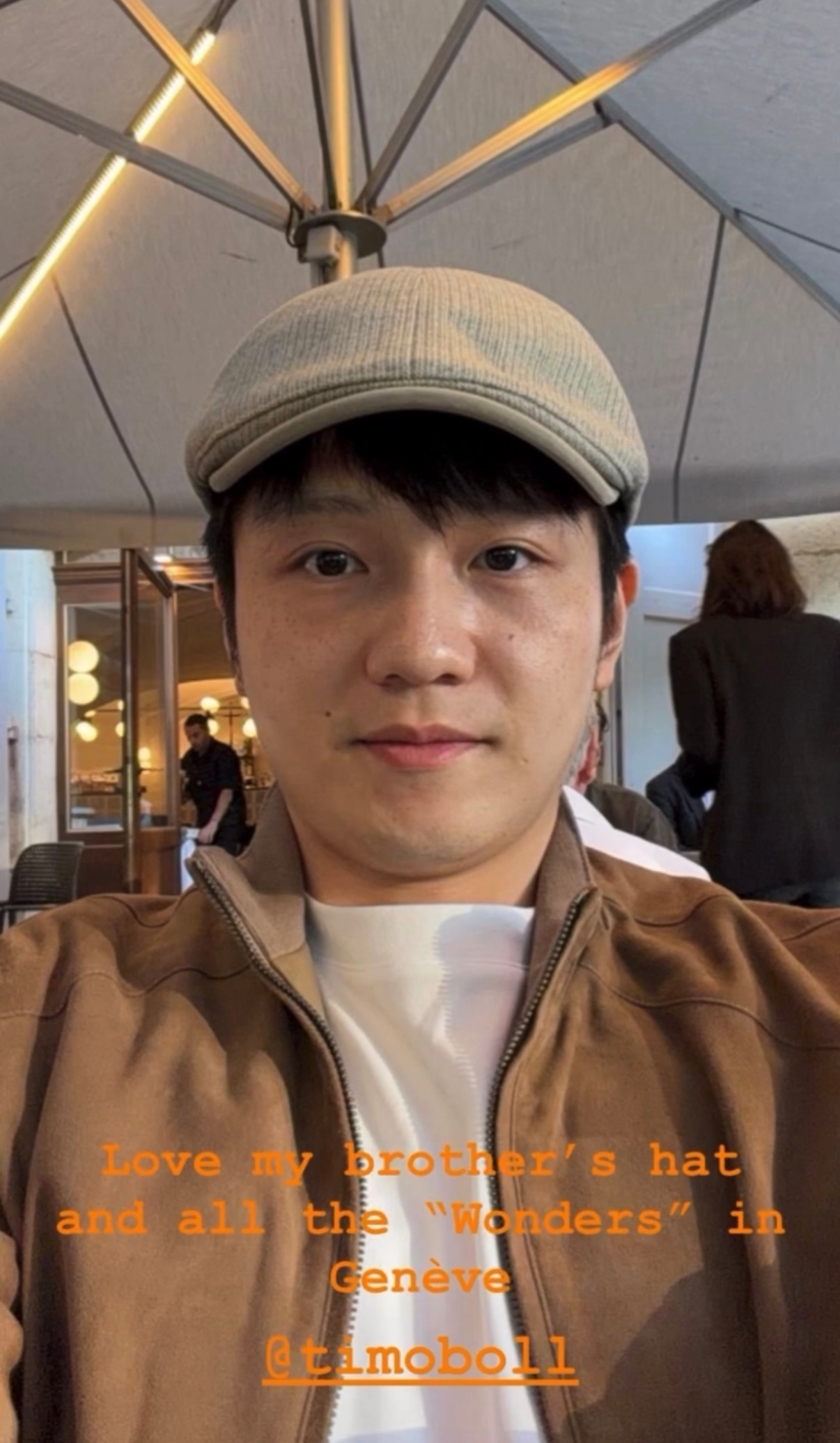 樊振东波尔日内瓦旅行 阳光正好 宜出门 宜约上好友 度过美好时光