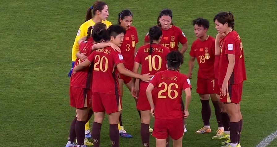 女足1:2遗憾失利！
负输了就输了，我们应该理性看待比赛结果，不要带着情绪去做“