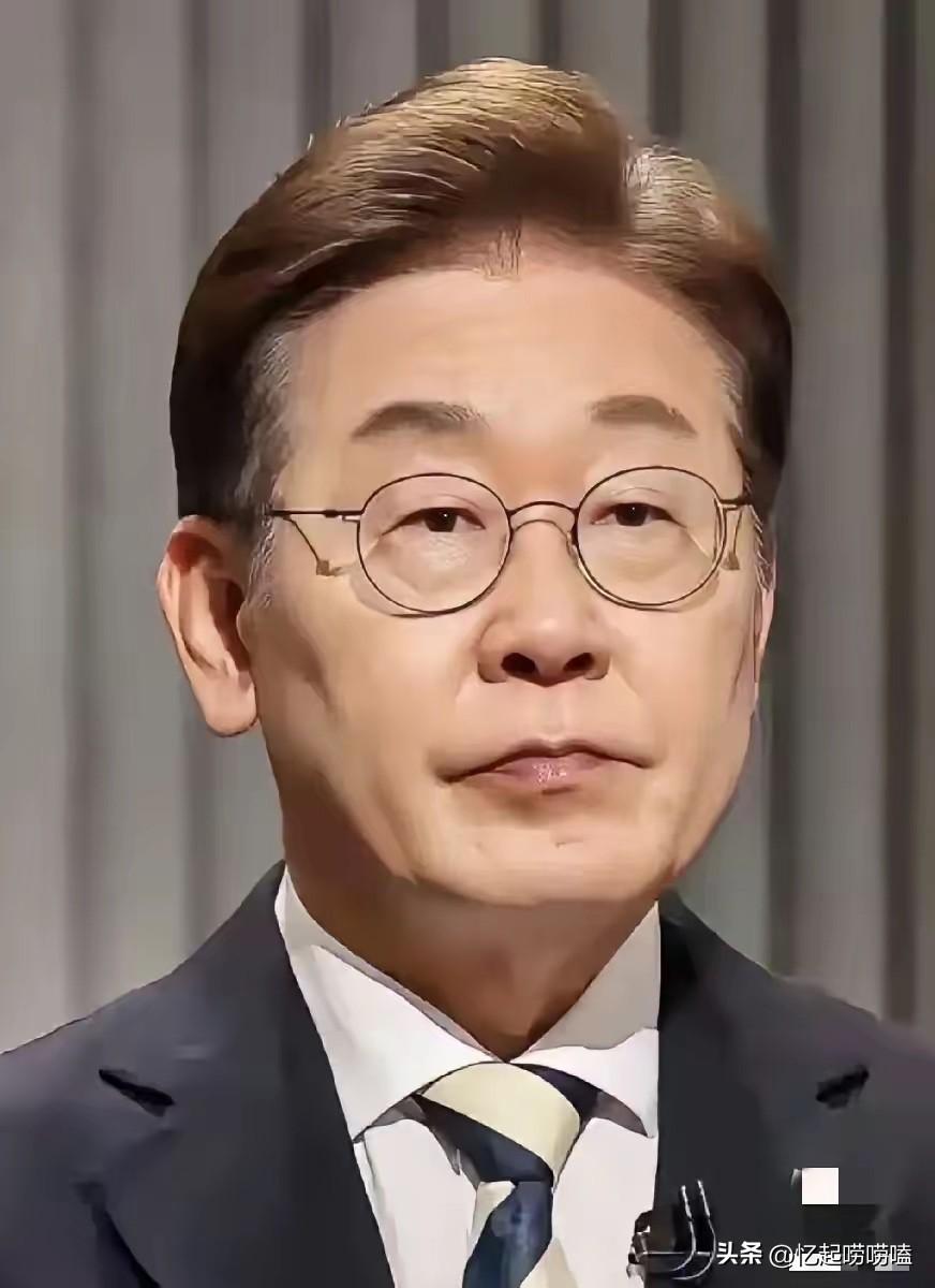 韩国传来新消息，3月24日，韩国政府正式宣布，从25号零点起，所有公家单位的公务