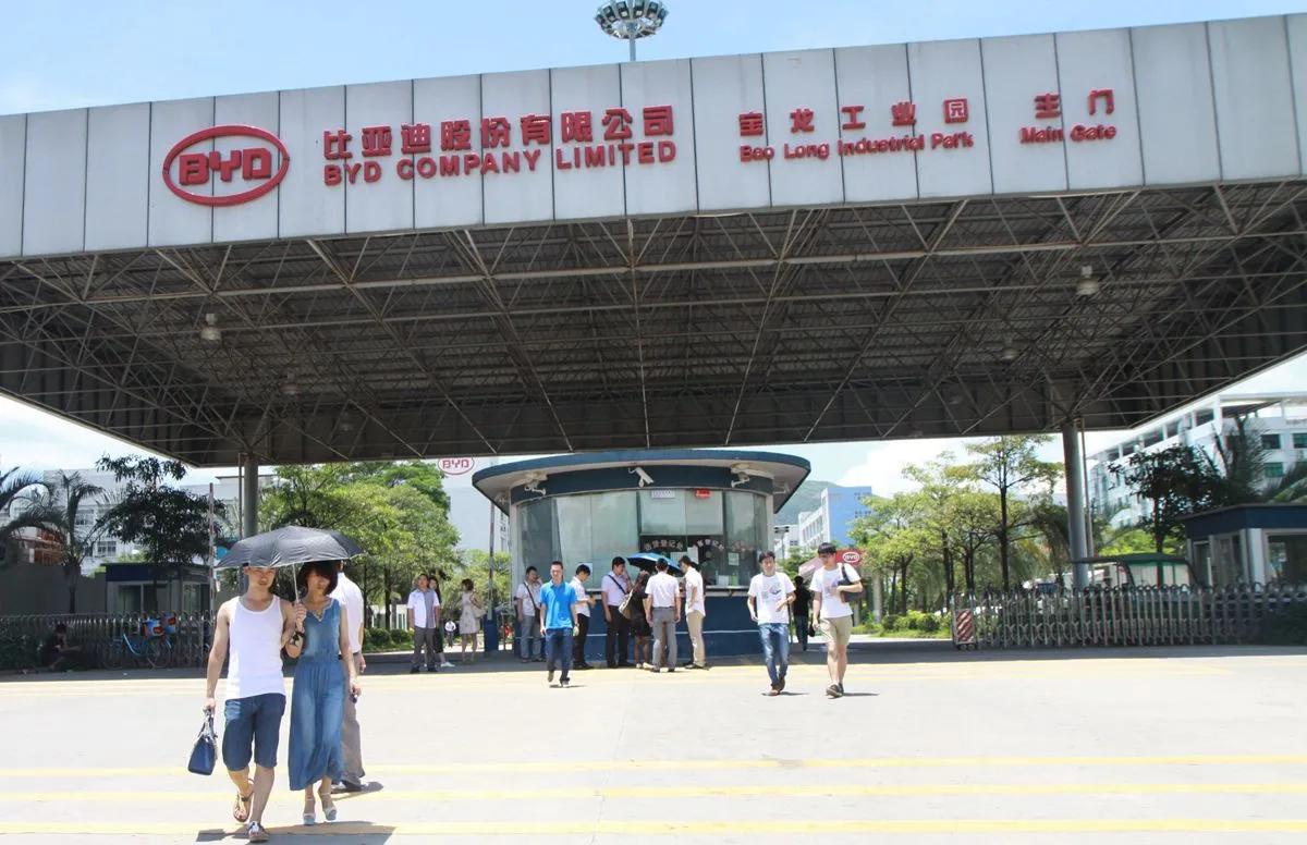 别被喷子们骗了，比亚迪绝对是良心车企！直接上数据！1.就解决就业问题，比亚迪说自