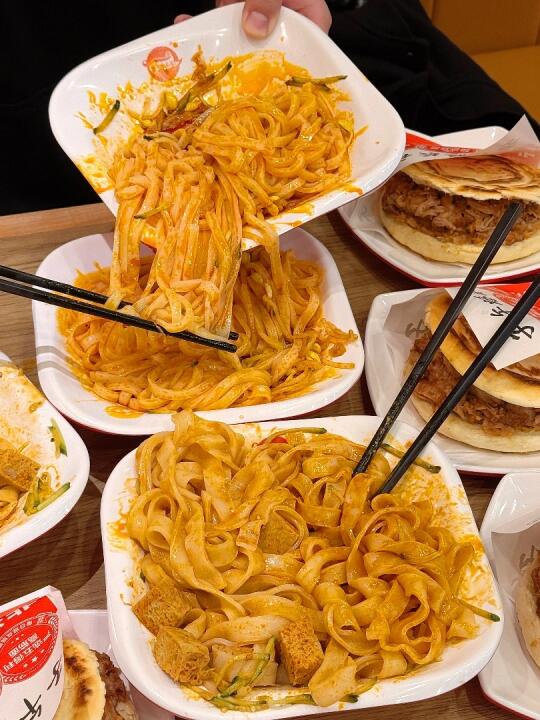 北京首店！这一口肉夹馍太西安了🍔