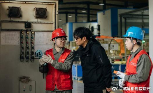 台州开展基准巡检保生产台州近期通过电力红船服务队深入企业开展基准巡检行动，精准排