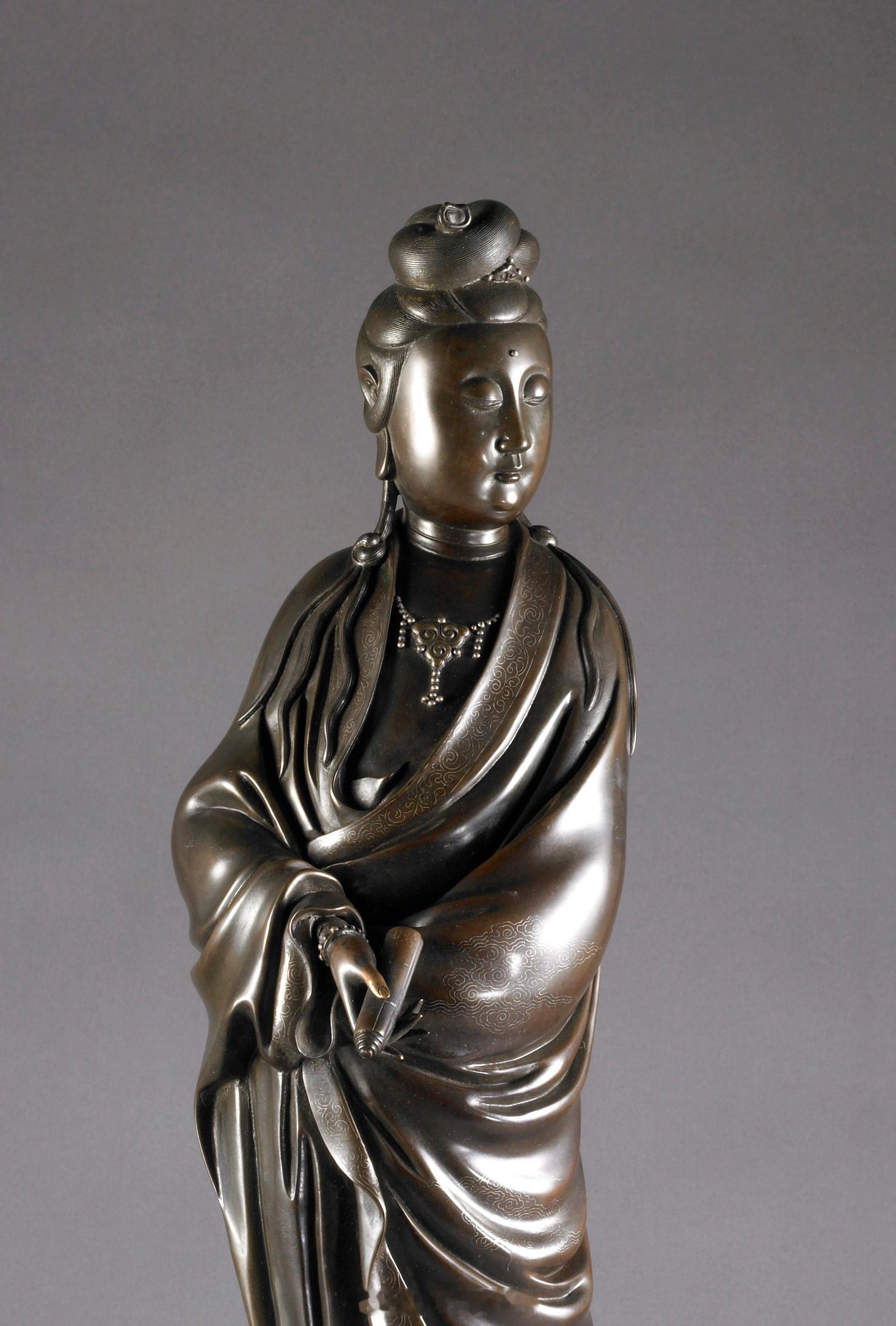 明 石叟 铜嵌银丝观音立像尺寸：57.8 x 17.1 x 21.6 cm 含座