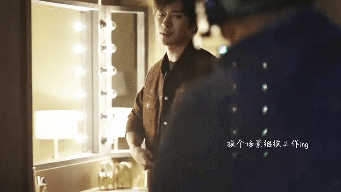 开怀大笑！易烊千玺慕思品牌全球代言人