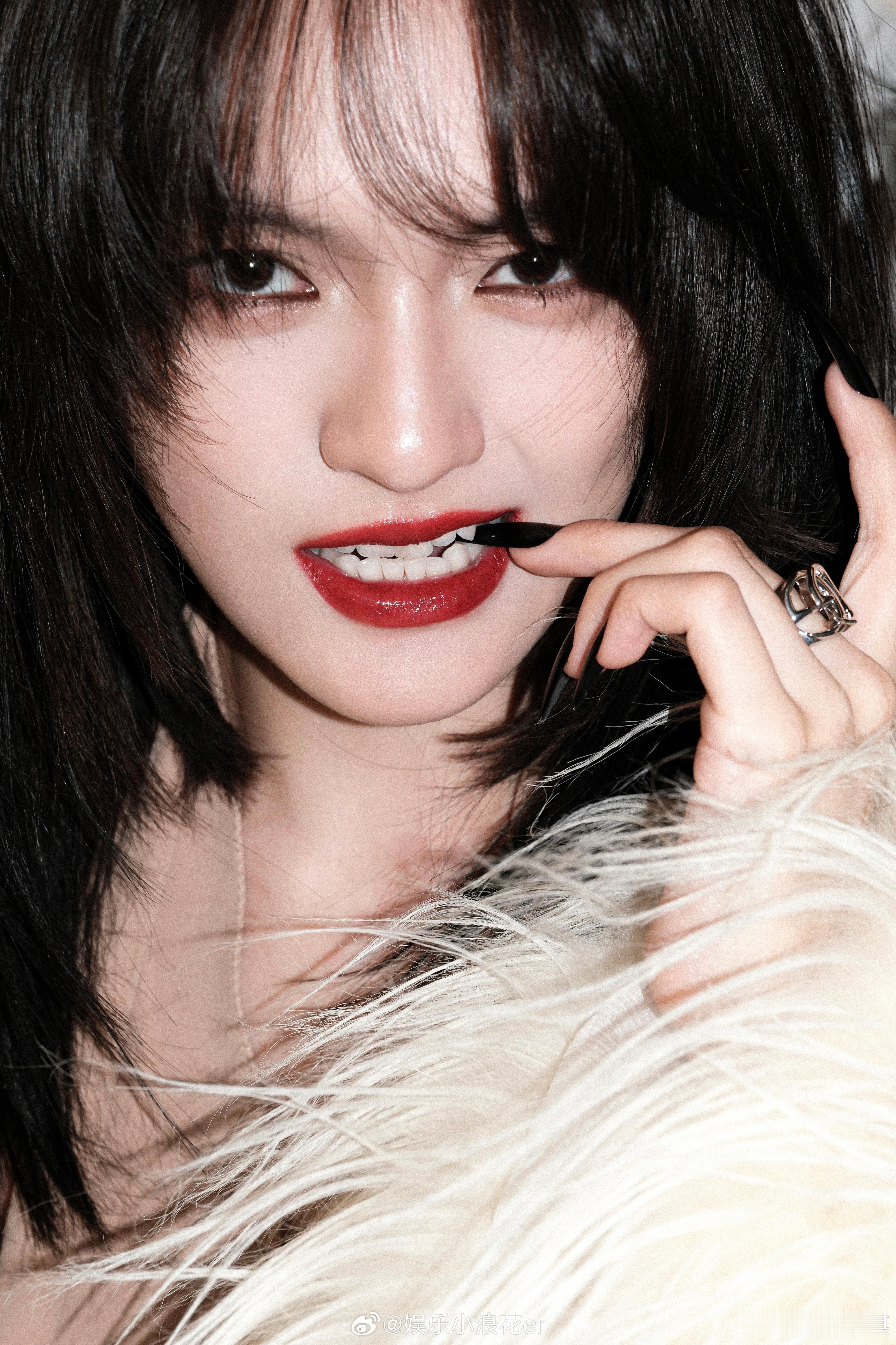 文淇咬指甲 谁懂！ 